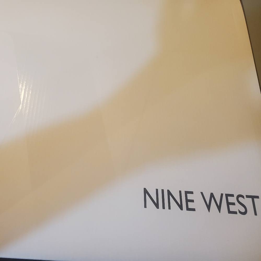 XSOLDX Nine West Black Leather Boots